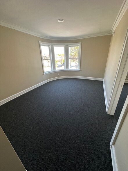 Building Photo - 9100 S Ashland Ave