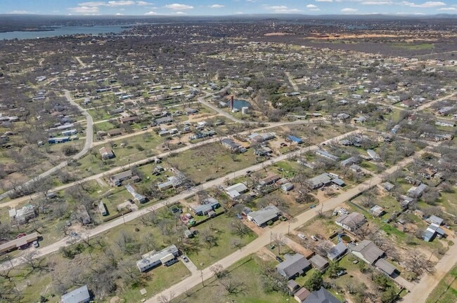 Building Photo - 1418 Kingshill Dr