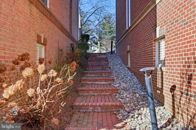 Building Photo - 7996 Reserve Way