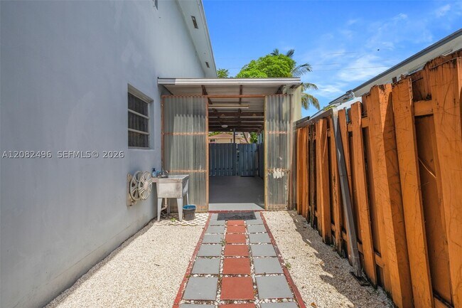 Building Photo - 1284 W 44th Pl