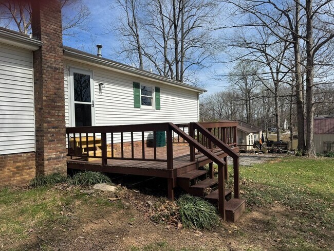 Building Photo - 226 Nottingham Rd