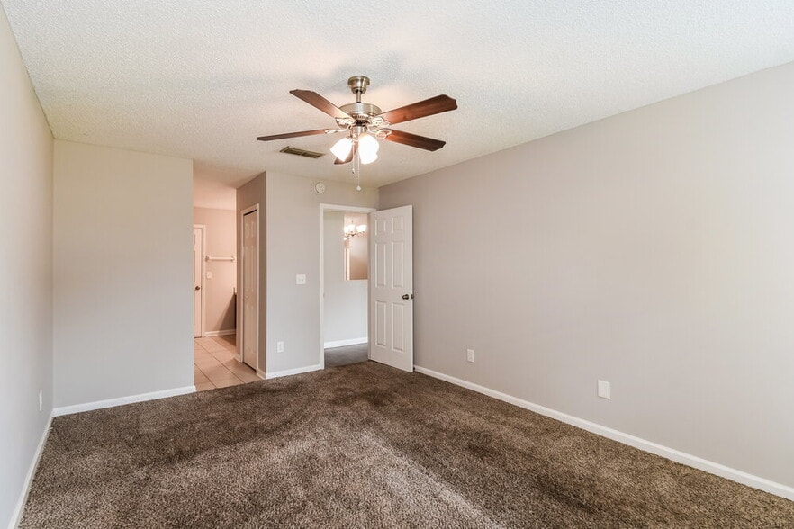Building Photo - 12279 Sondra Cove Trail N