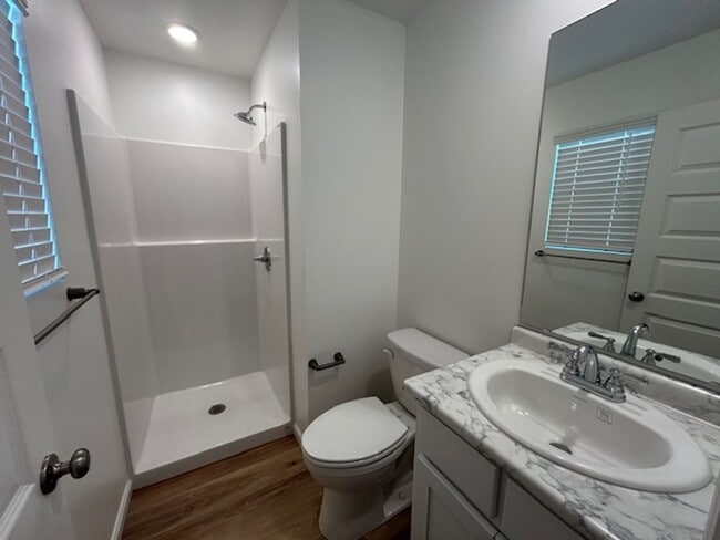 Building Photo - 314 Tomlinson Dr