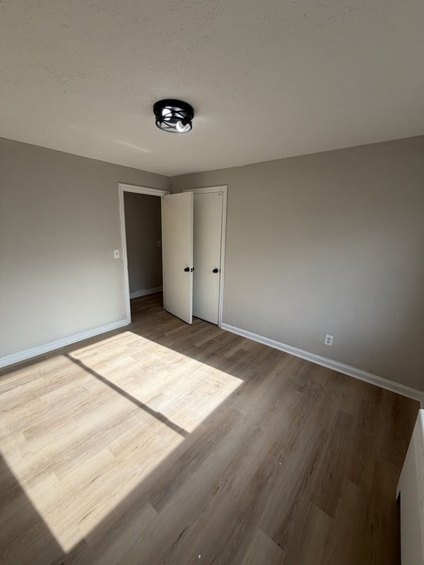 Building Photo - 7139 Eastlawn Dr