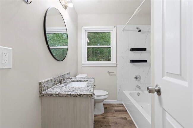 Building Photo - 33 Smyrna Powder Springs Rd SE