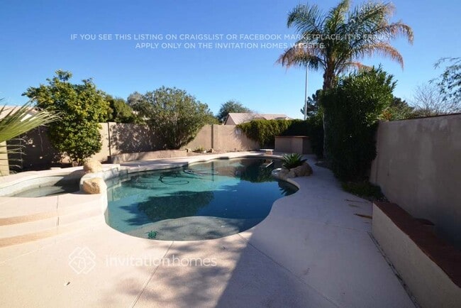 Building Photo - 1669 E Golden Ln