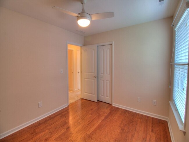 Building Photo - Charming 4-Bed, 3-Bath Home for Rent in Ru...