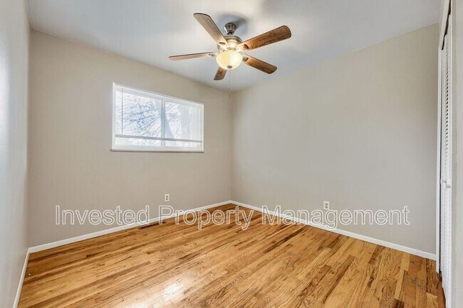 Building Photo - 403 Elmwood Dr
