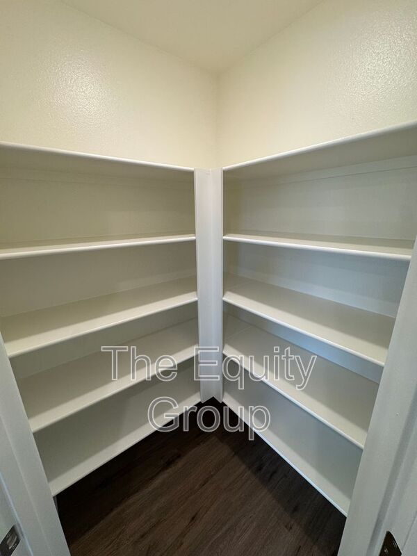 Building Photo - 31091 Rd 70