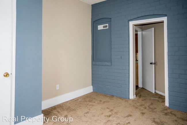 Building Photo - 400 S 9th St