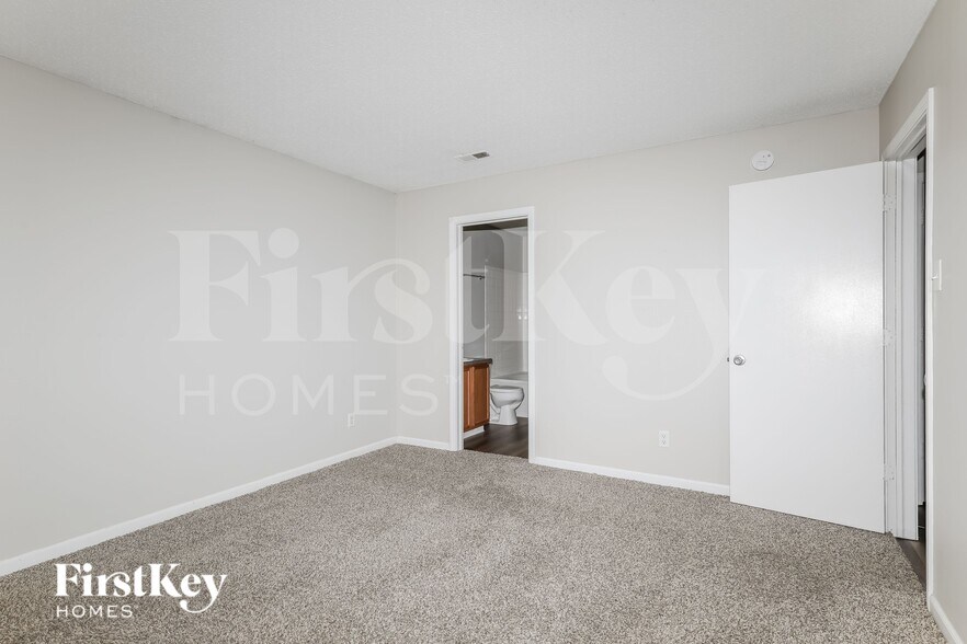 Building Photo - 10605 Glenayr Dr