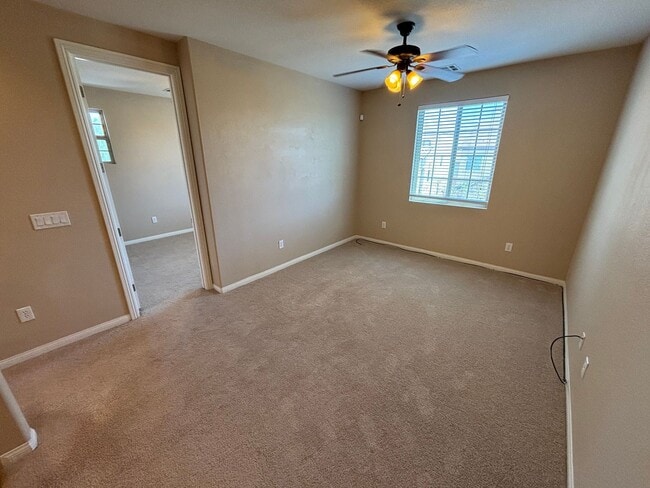 Building Photo - Elegant 3Bed/3Bath Home with Loft in the P...