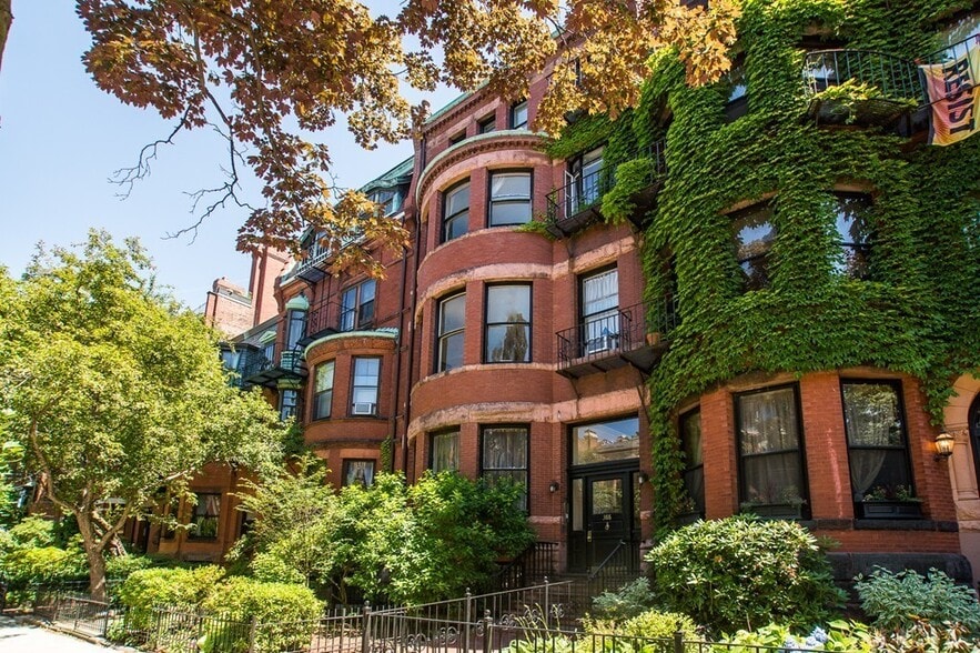 Building Photo - 388 Marlborough St