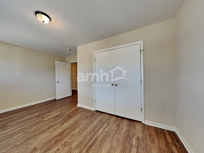 Building Photo - 5009 Emberly Dr