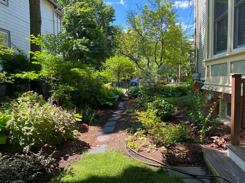 Building Photo - 105 Chestnut St