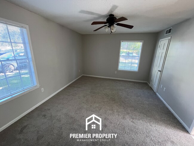 Building Photo - 3821 Oak Lake Ln