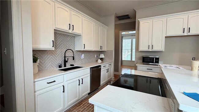Building Photo - 18123 Cusachs Dr
