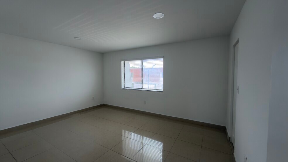 Building Photo - 341 NW 109th Ave