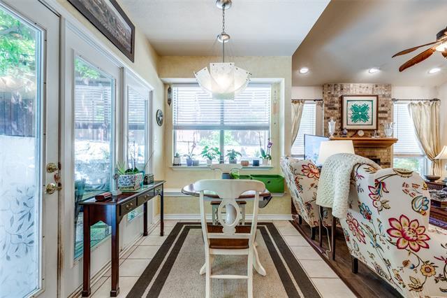 Building Photo - 327 Kahala Dr