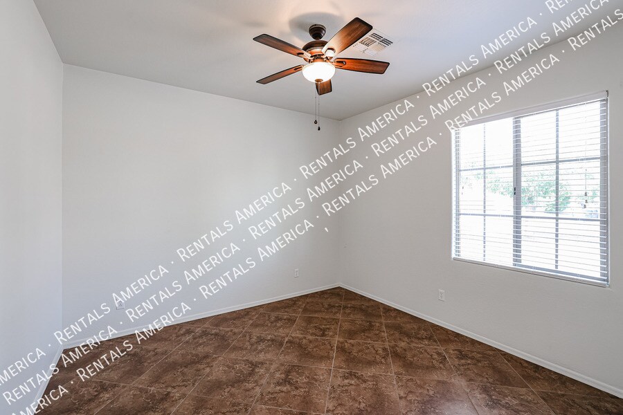 Building Photo - 5907 S 56th Dr