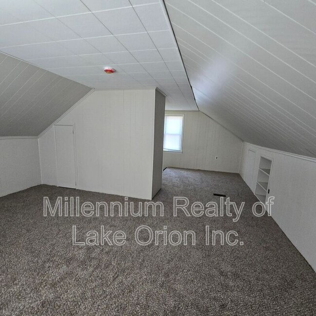 Building Photo - 136 W Princeton Ave