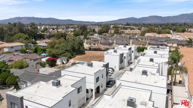 Building Photo - 9109 N Nilo Ln