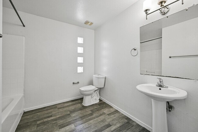 Building Photo - 3065 N 67th Ave