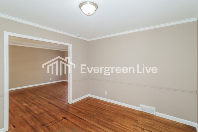 Building Photo - 5597 Forsyth Dr