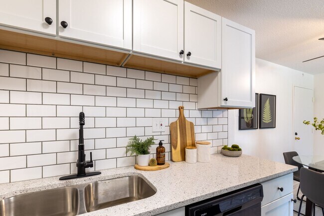 Building Photo - The Oaks | Deluxe 1 Bedroom Unit