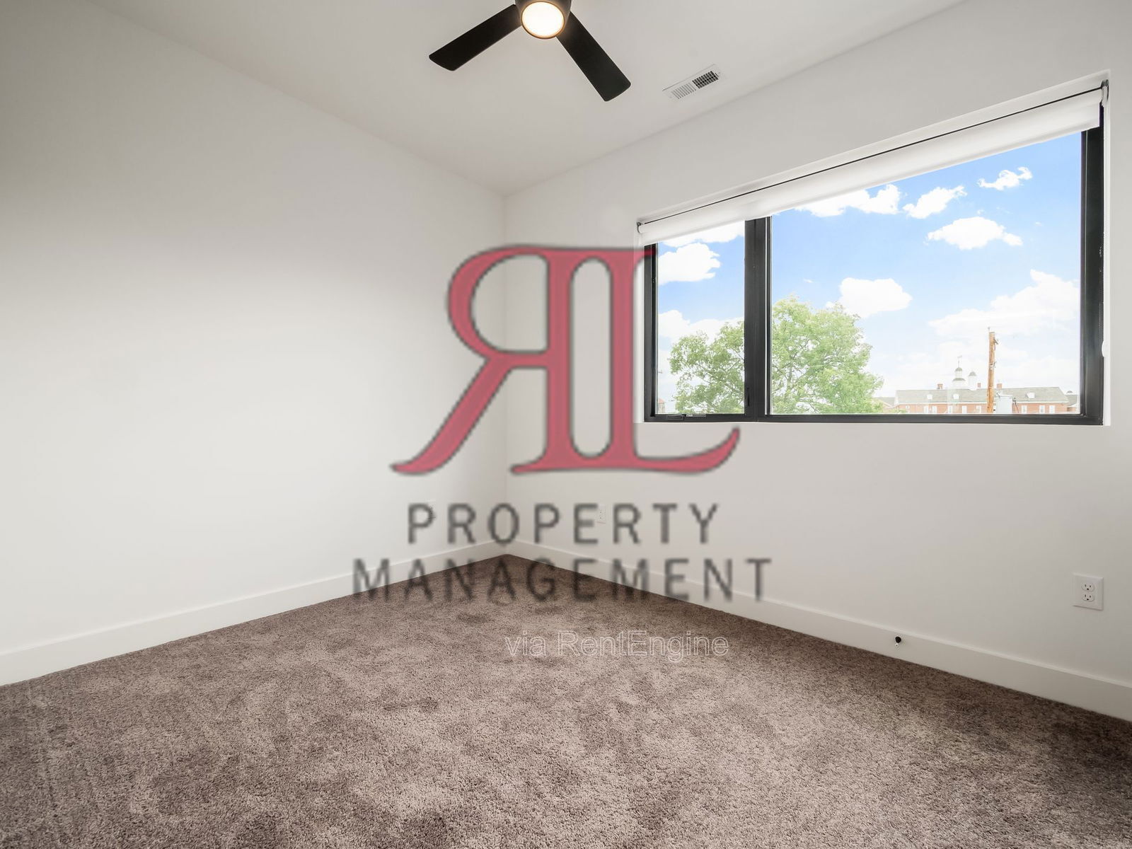 Building Photo - 1096 Oak St