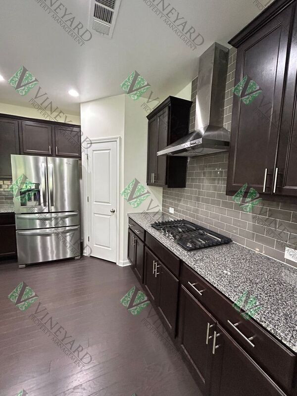 Building Photo - 4510 Sandy Creek Dr