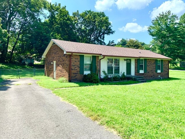 Building Photo - 339 Lake Ct Dr