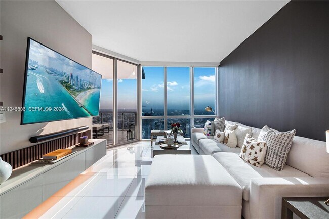 Building Photo - 851 NE 1st Ave