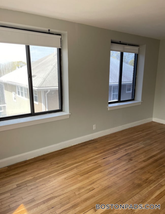 Building Photo - 346 Union St