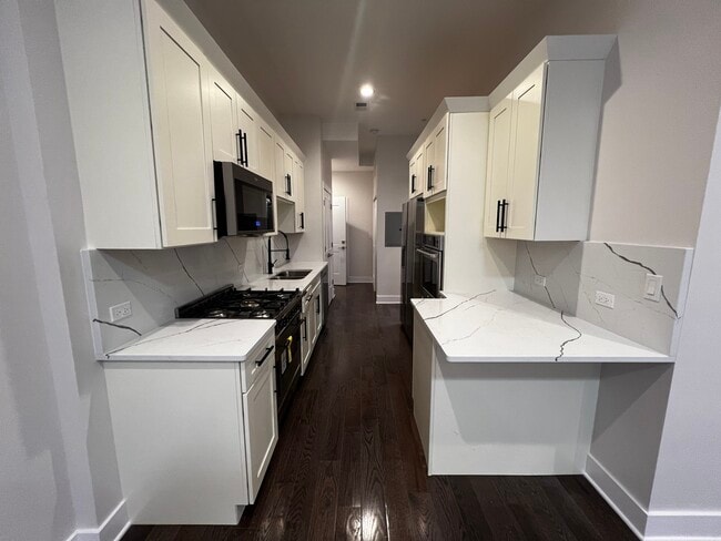 Building Photo - 4819 Main St