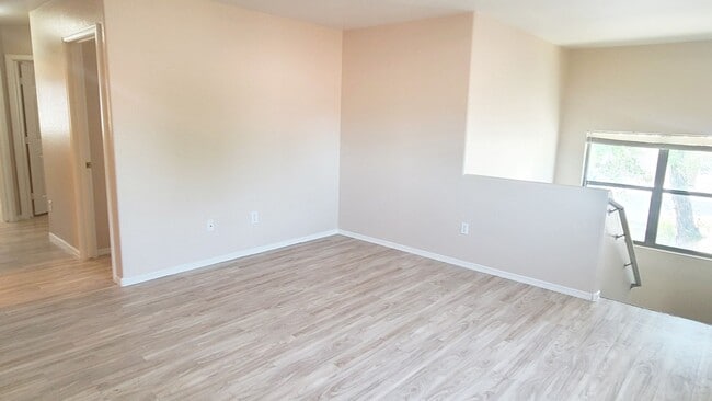 Building Photo - 4 bedroom in Chandler