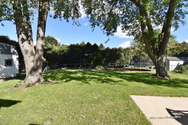 Building Photo - 9 S Northampton Dr