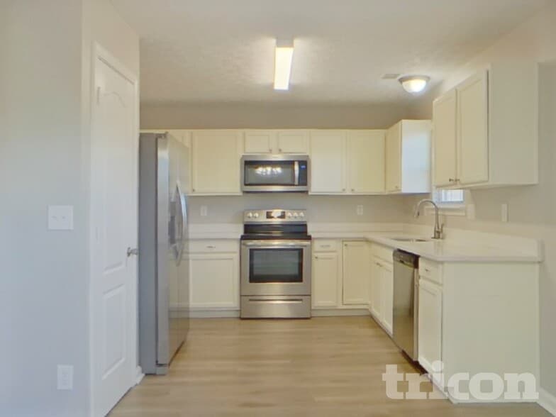 Building Photo - 225 Victoria Blvd