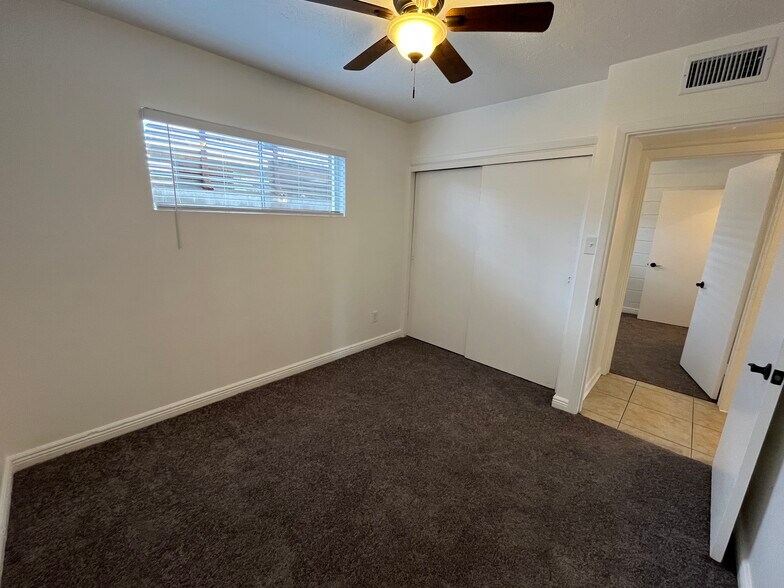 Building Photo - 810 E Redondo Dr