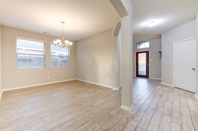 Building Photo - 16855 Big Reed Dr