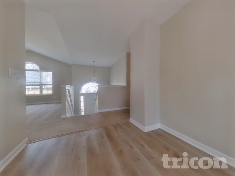 Building Photo - 162 Whetstone Way