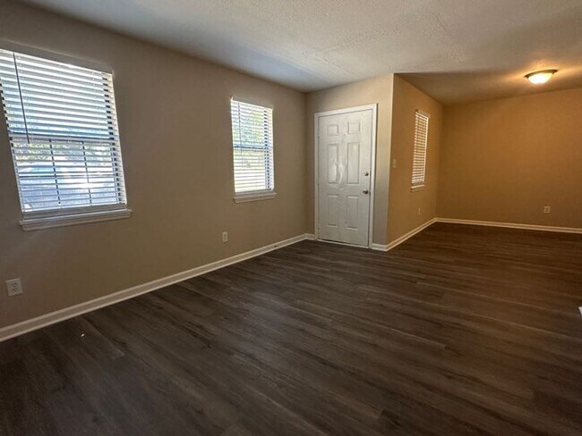 Building Photo - """~132 Stoneybrooks Place