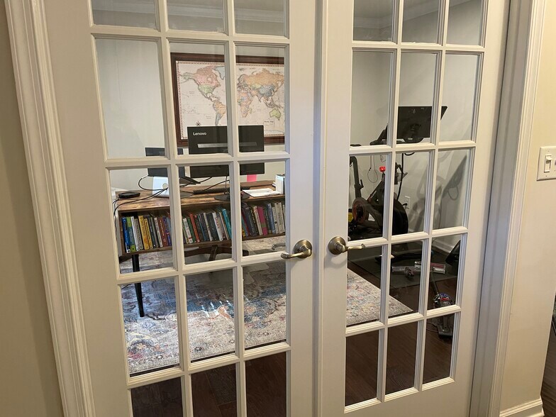 Building Photo - 1228 Queen Lyon Ct