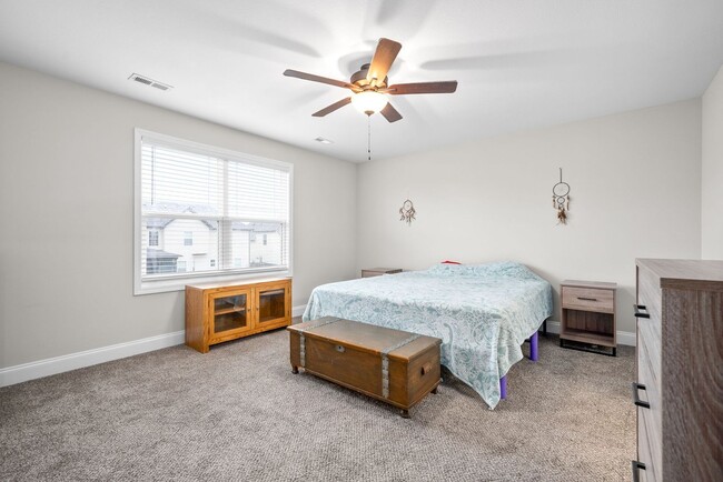 Building Photo - 318 Fallow Cir