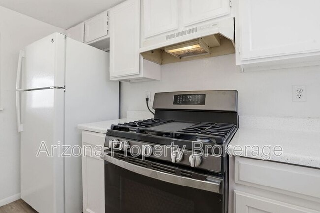 Building Photo - 1636 W Wescott Dr