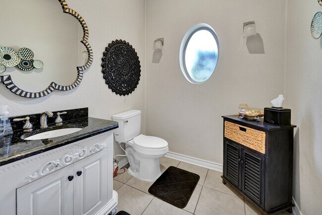 Building Photo - 5 Muirfield Dr