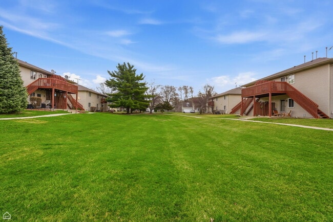 Building Photo - 490 Westwood Ct