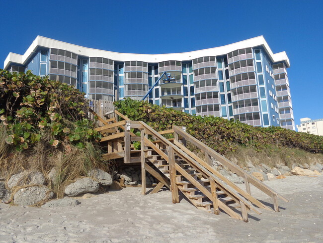 Building Photo - 1175 Jimmy Buffett Mem Hwy