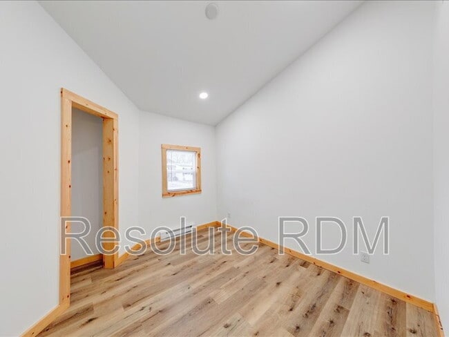 Building Photo - 1252 S Waugh St