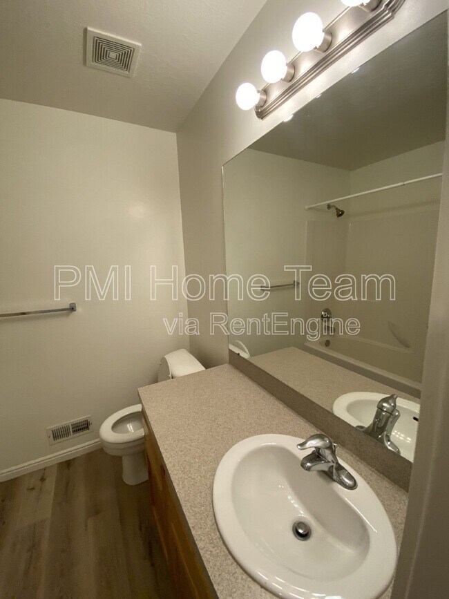 Building Photo - 1639 W 600 N